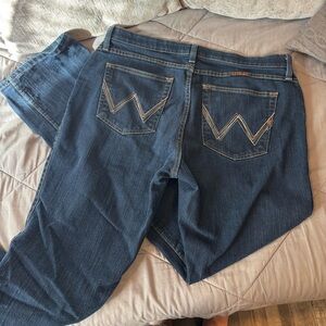 Women’s wrangler Q Baby Dark Wash Blue Jeans 15/16 x 36